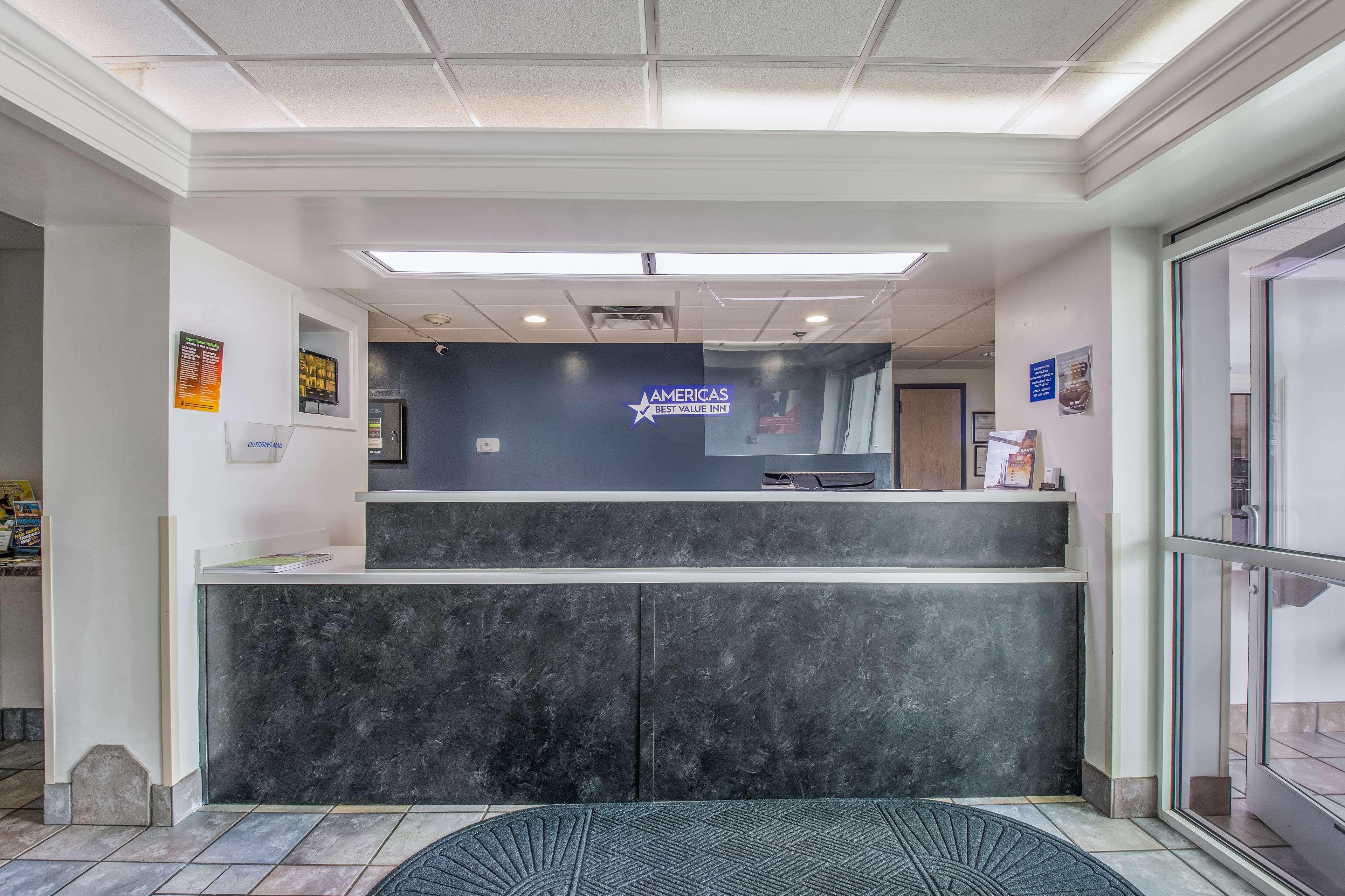 Hotel Americas Value Inn-knoxville East 2*